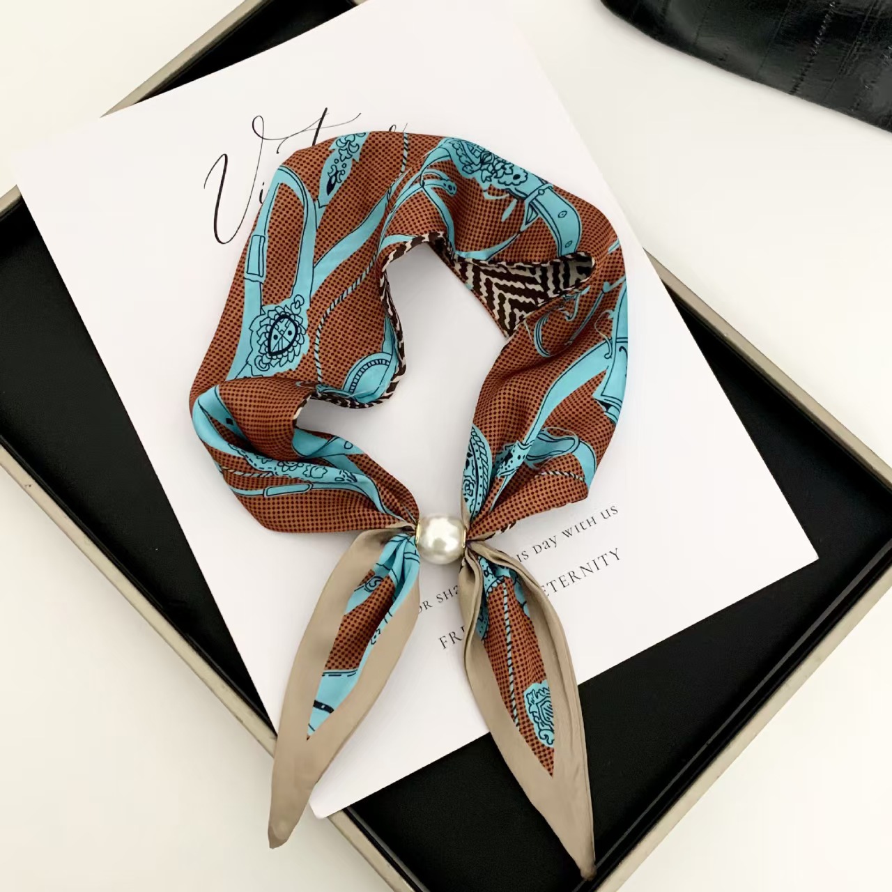 Face Scarf Mask - Элегантный жемчужный магнитный шарф в корейском
